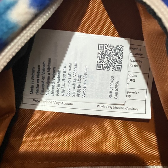 Kavu Tribal Print Sling Bag in Blue and Red🍃🍃🍃💕💕💕❤️❤️❤️ - Picture 4 of 6